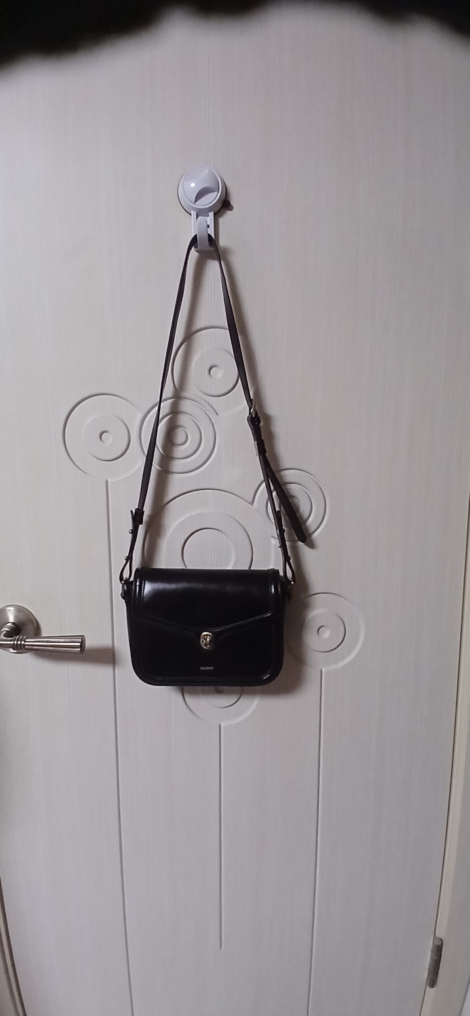 스퀘어라인 엠버 블랙 숄더백