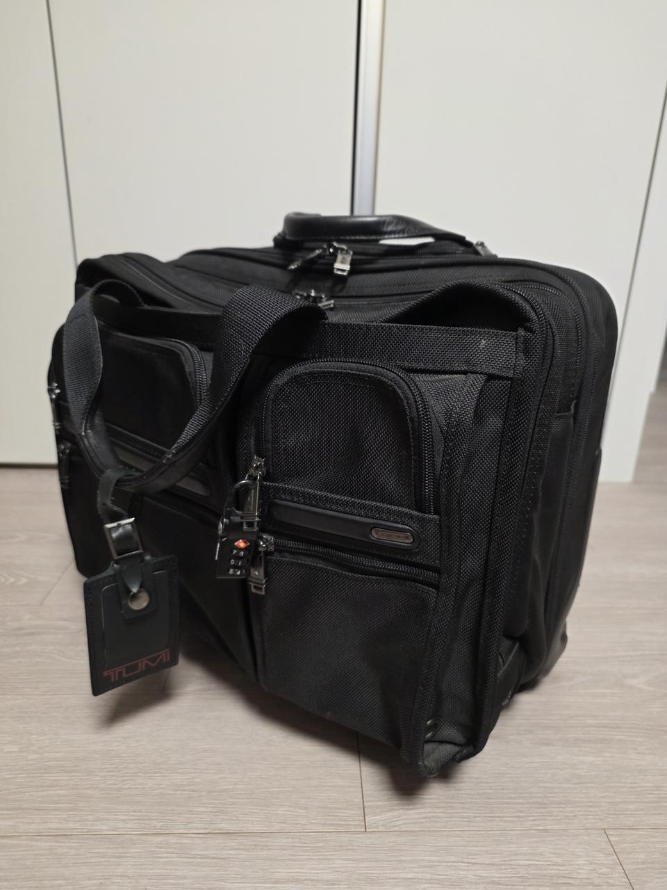 TUMI(투미) 알파 디럭스 2휠 브리프케리어 (품번: 26104D4)