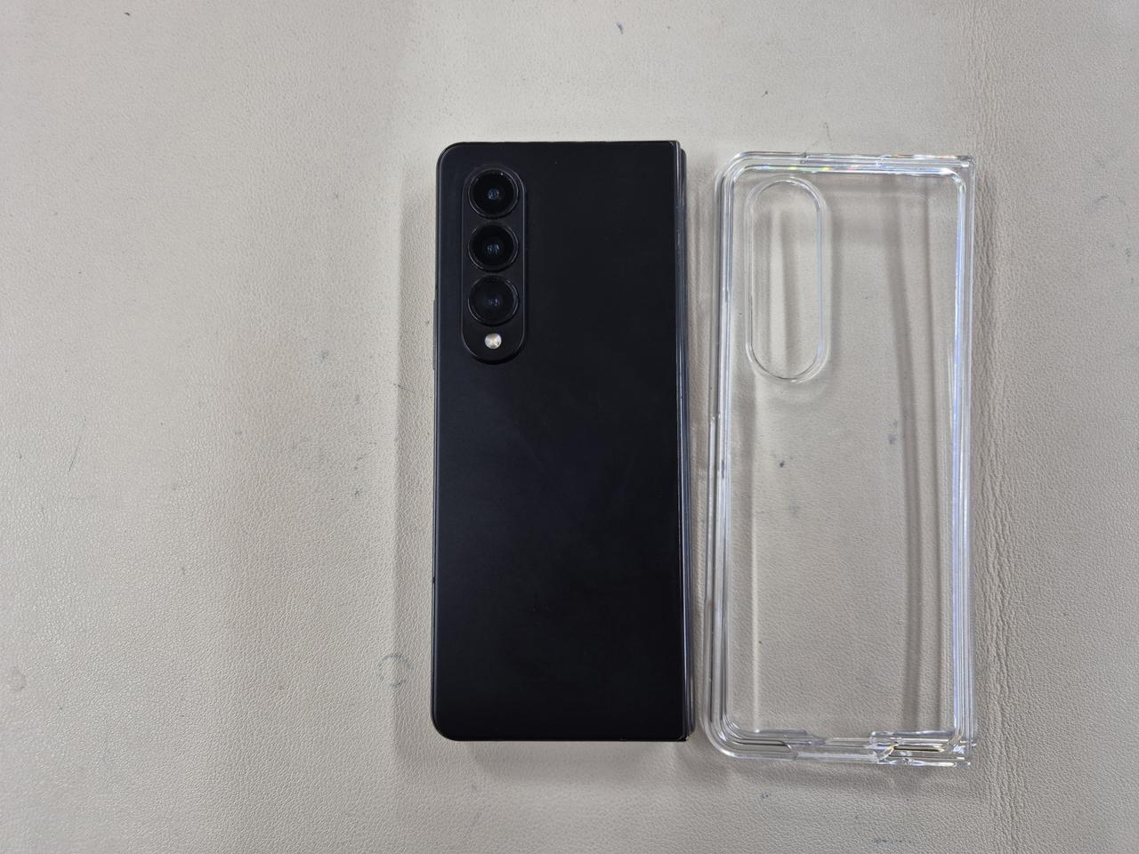 갤럭시폴드4 256G 무잔상 무찍힘 액정상태최상 ^^