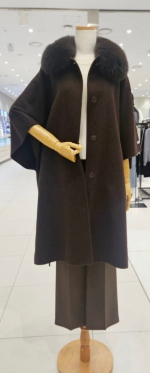 더아이잗 사가폭스퍼 캐시미어 모혼방 케이프 코트 free사이즈 새제품