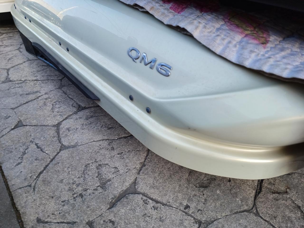 qm6 코토 일체형 루프박스 클라우드펄 변색 중고