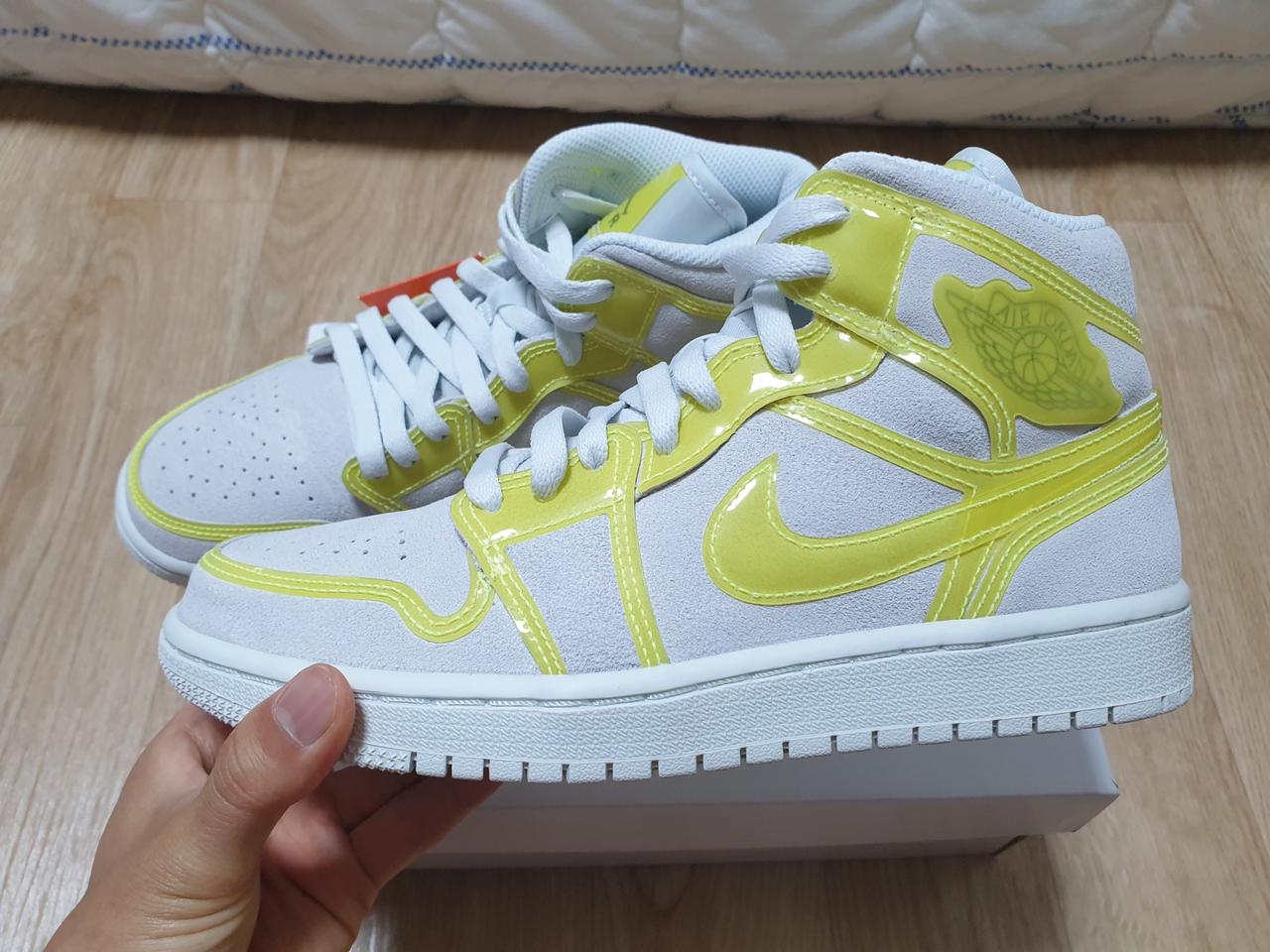 조던1미드 lx 옵티 옐로우 250 새상품