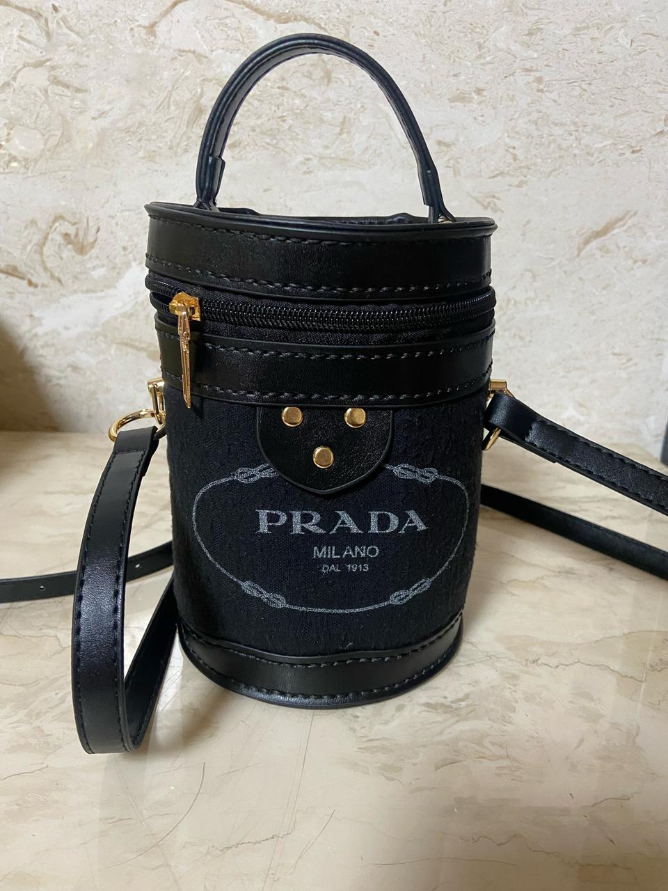 프라다 더스트백