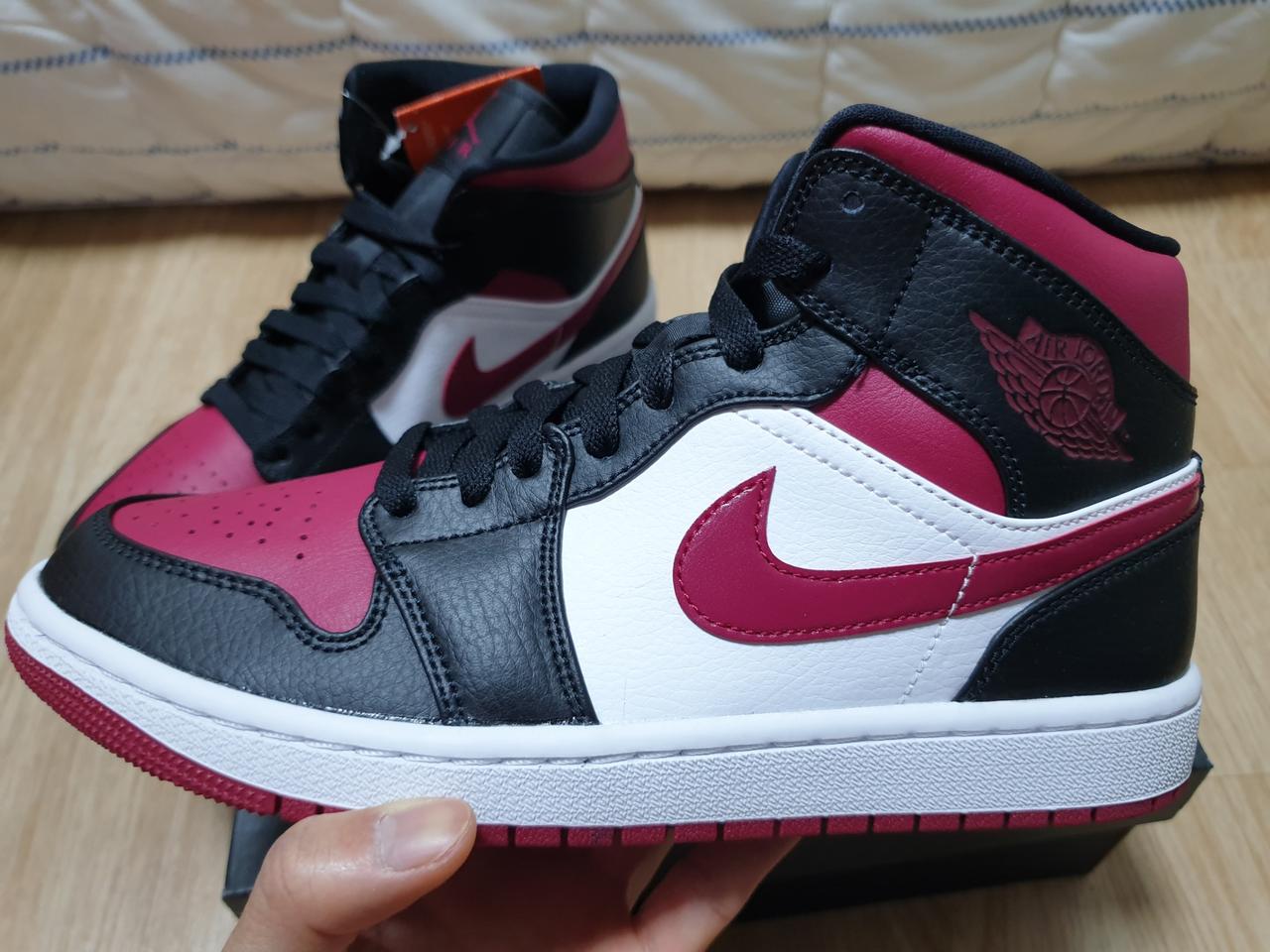 조던1 미드 노블레드250 새상품