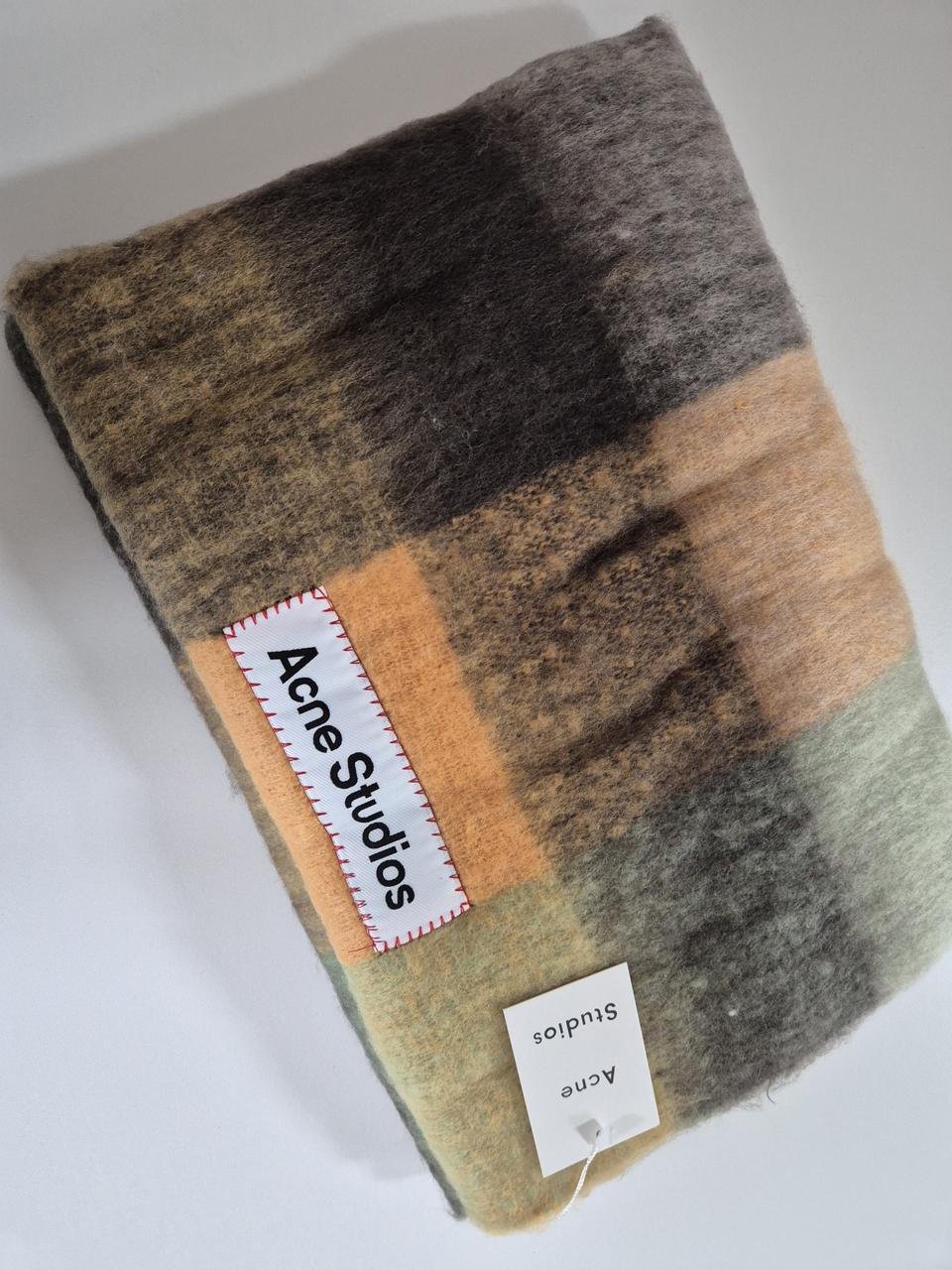 아크네스튜디오 머플러 (새상품)