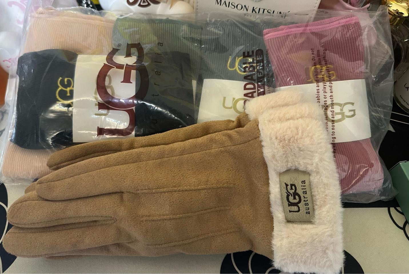 UGG 어그 베이지 스웨이드 퍼 장갑&양말세트