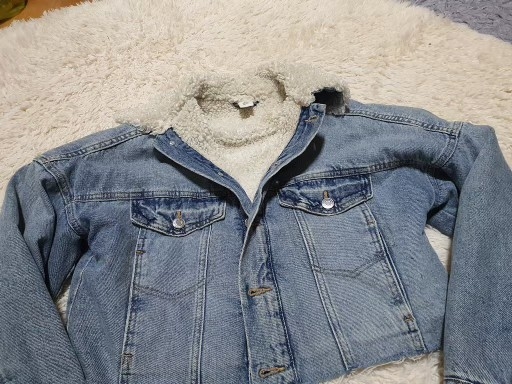 H&M 데님 양털 자켓입니다사이즈는 55,66입니다캐주얼하게 입기 좋