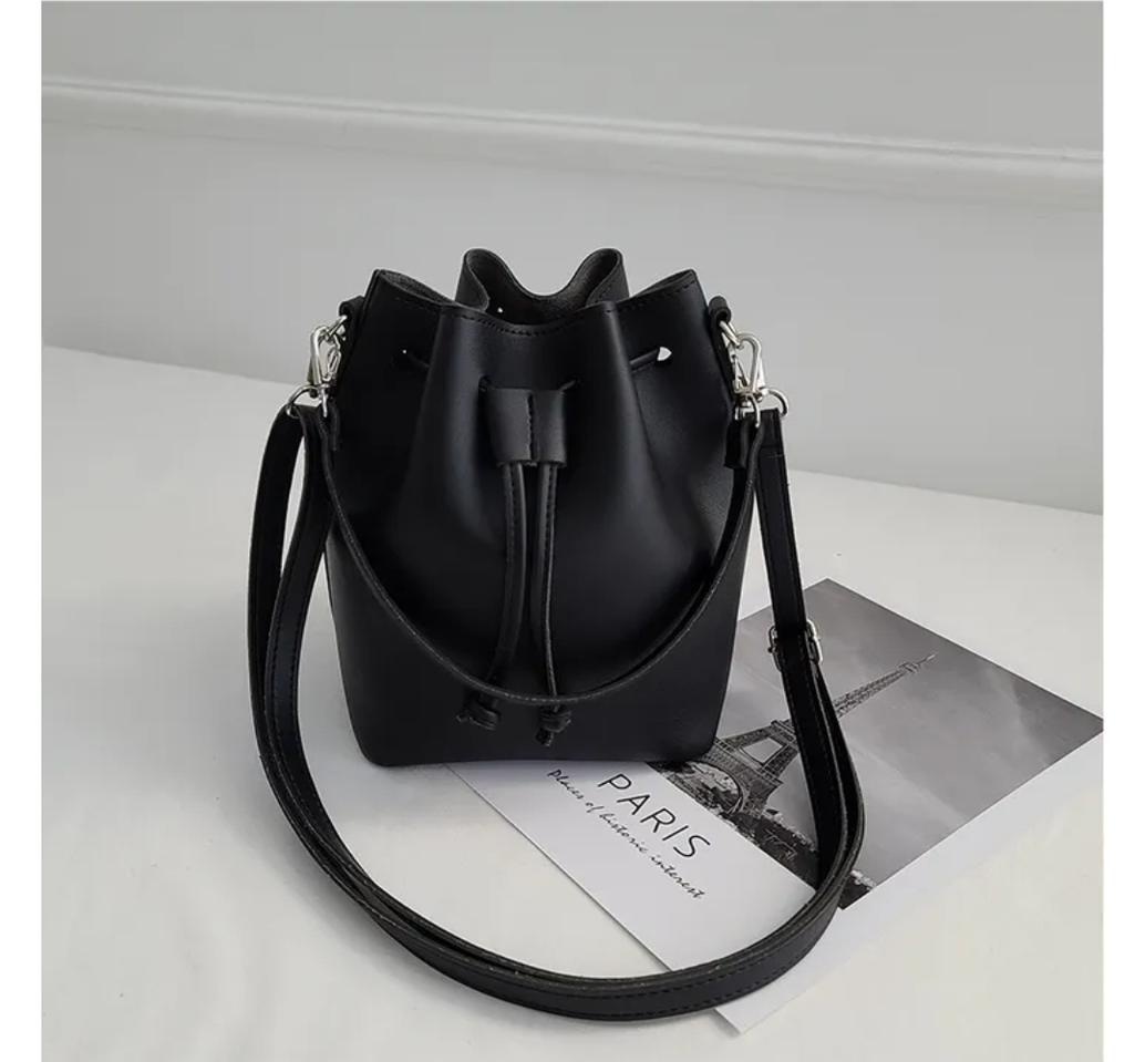 (새상품) 블랙 무광레더 복조리 버킷백