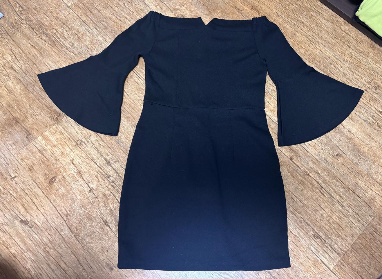 검정치마 블랙스커트 미니스커트 파티룩 오프숄더 벌룬핏 여리핏 미니원피스