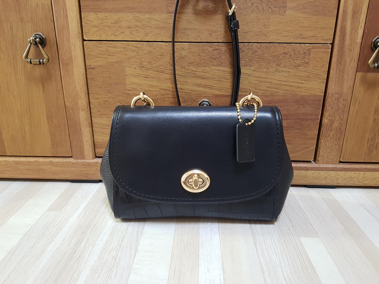 (새상품)코치 페이 크로스백