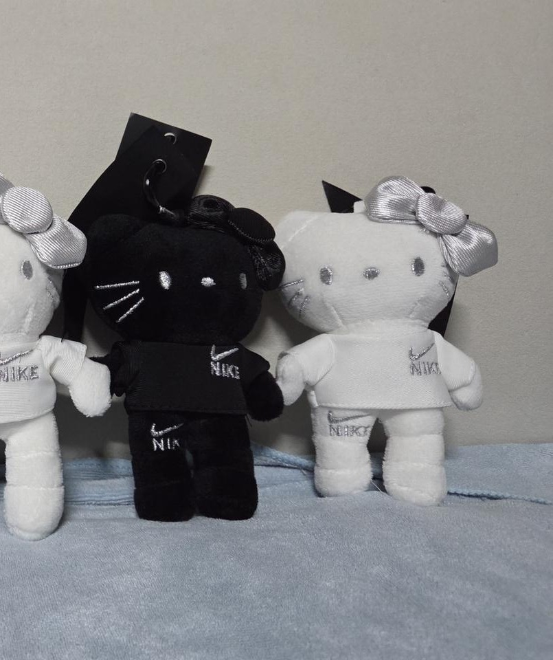 헬로키티 블랙 화이트 키링