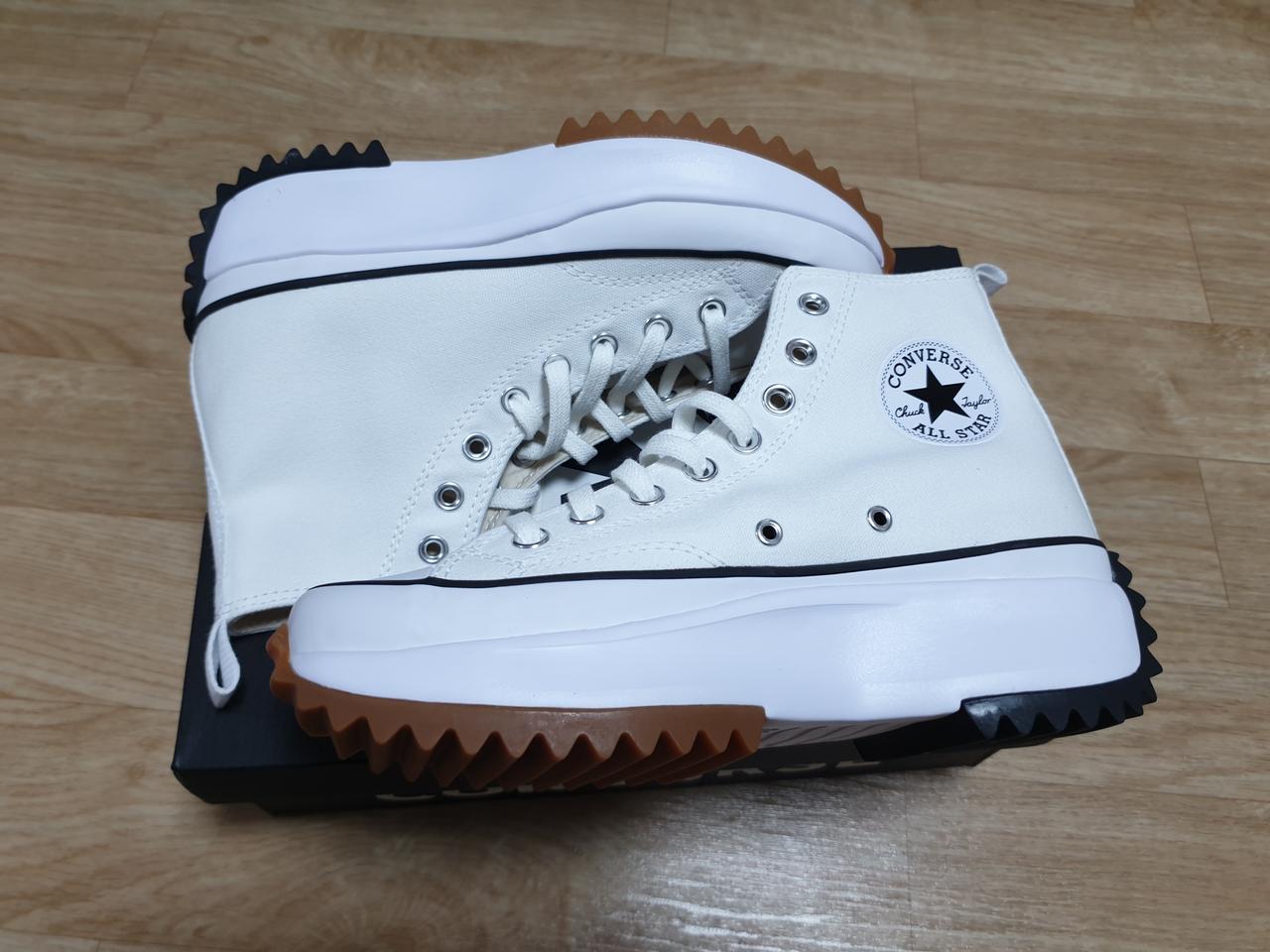 컨버스 런스타하이크 화이트245, 250 새상품