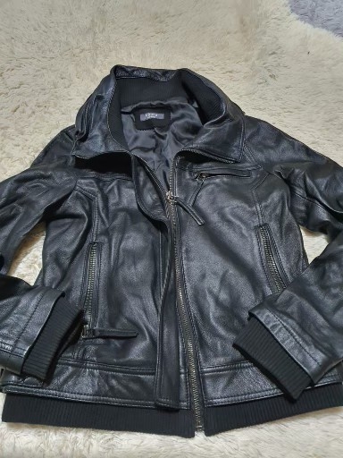 COUPS 여성 가죽 자켓입니다- 사이즈는 85(55)입니다- 소재는