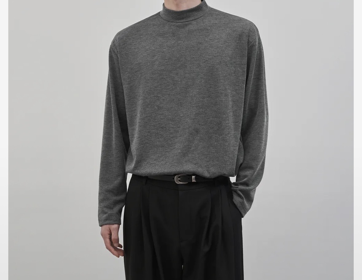 워크온바디오프 세미 오버핏 모크넥 니트