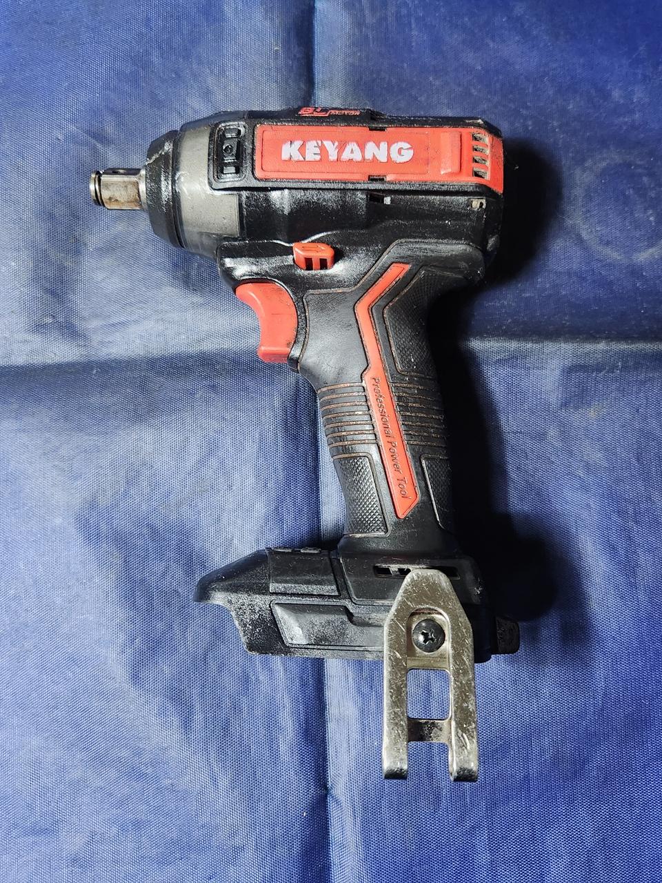 계양 18v 충전임팩렌치 IW18BLA 본체 팝니다