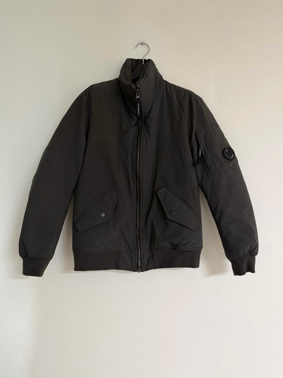 CP컴퍼니 렌즈와펜 패딩 점퍼