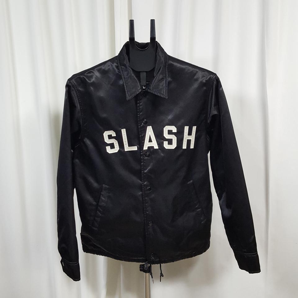 비바스튜디오 남성 SLASH 새틴 코치 자켓 105 오일장