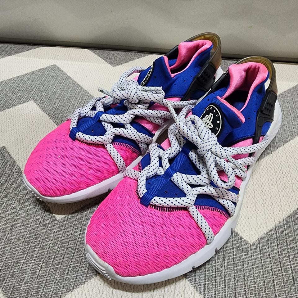 나이키허라취 핑크파우더 게임로얄 화이트 255