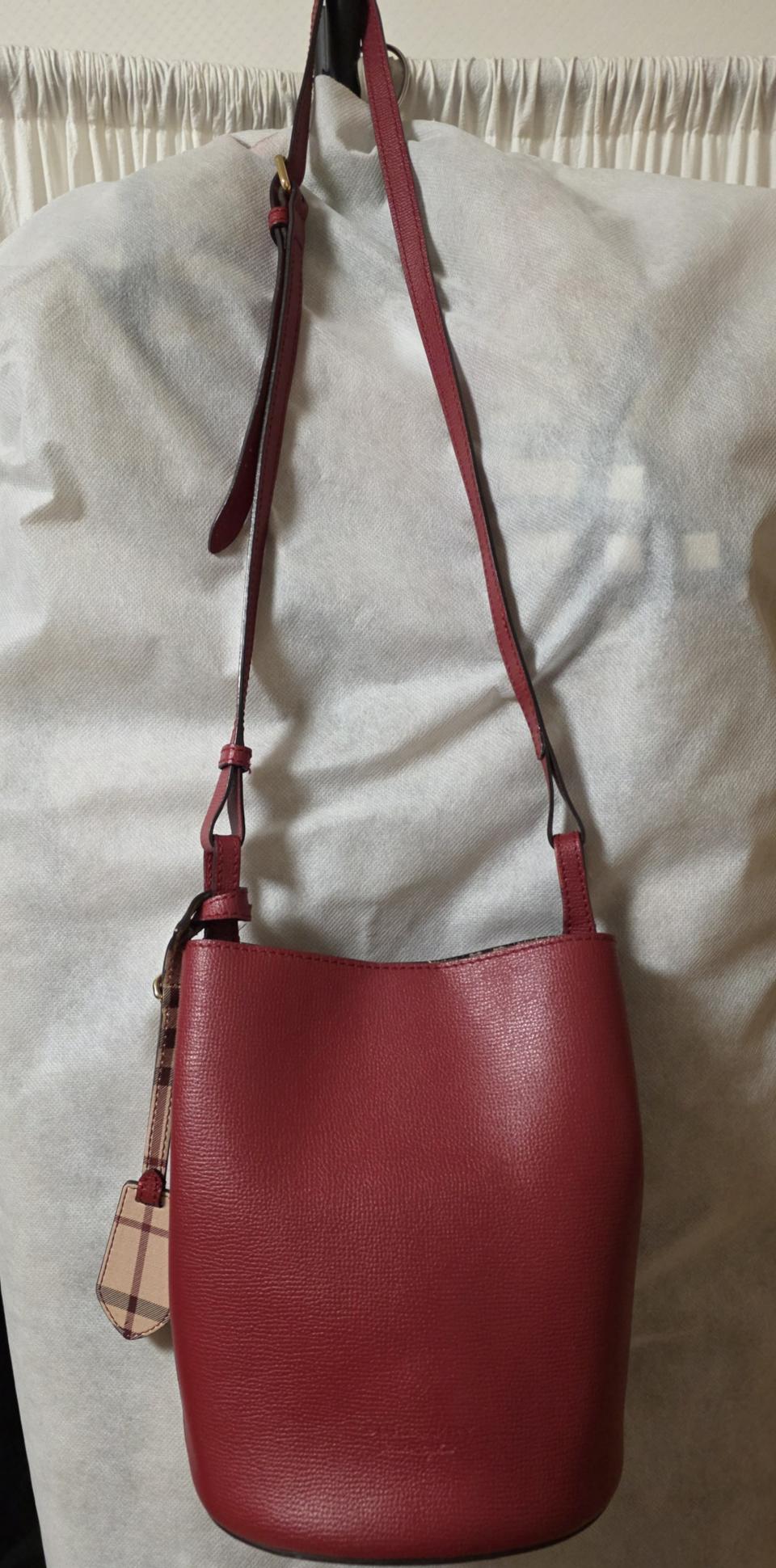 정품))버버리 버킷백