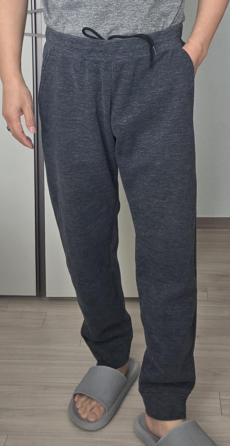 유니클로 테크핏 기모 조거 팬츠 다크 그레이(XL)