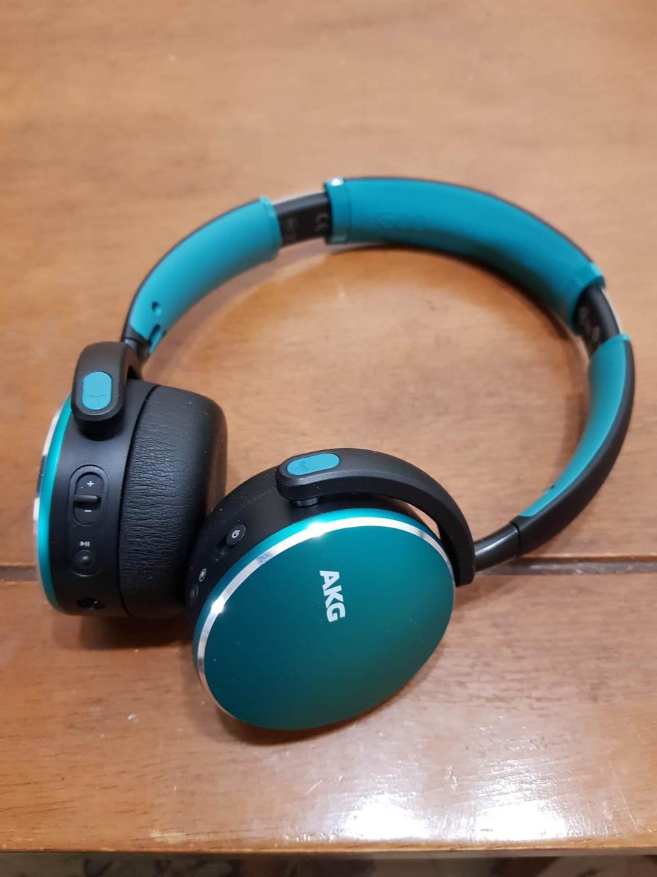akg y500bt 블루투스 헤드폰을 판매합니다