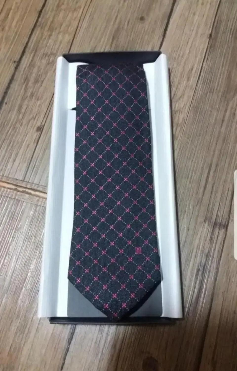 실크넥타이(DAKS)새것