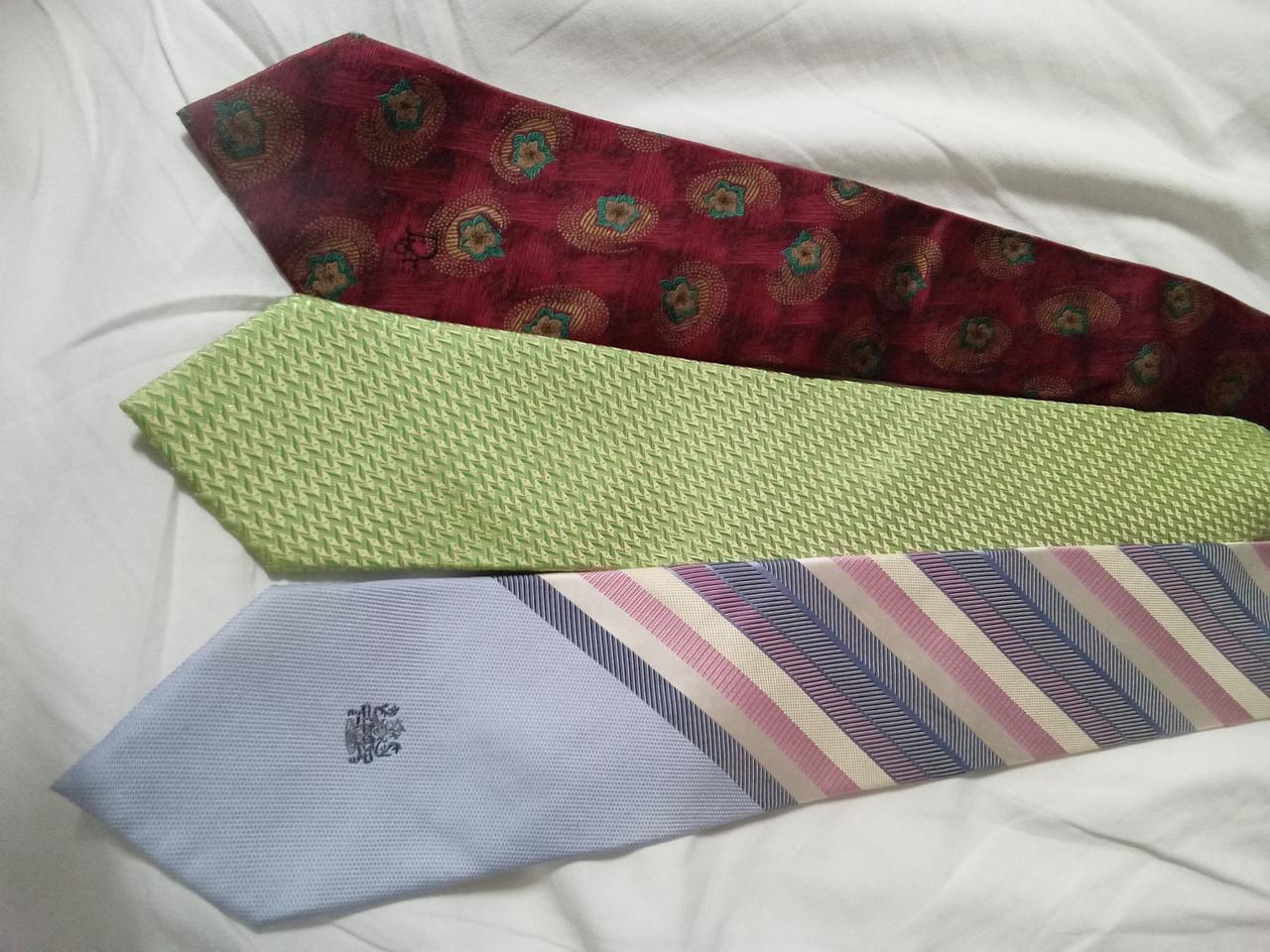 밀리숑, 아쿠아스큐텀 넥타이