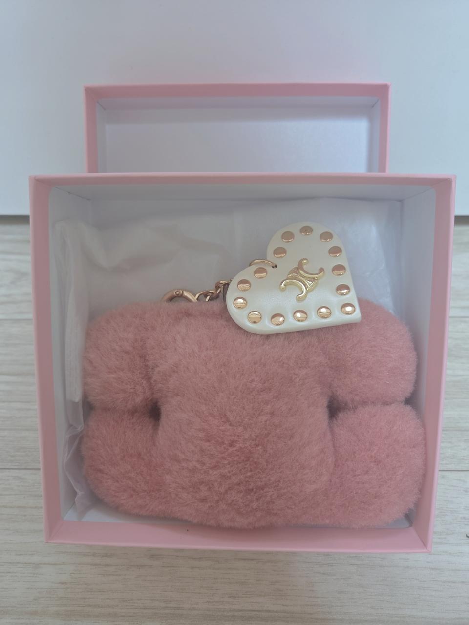 셀린느 수지 하트 폼폼 키링 새상품