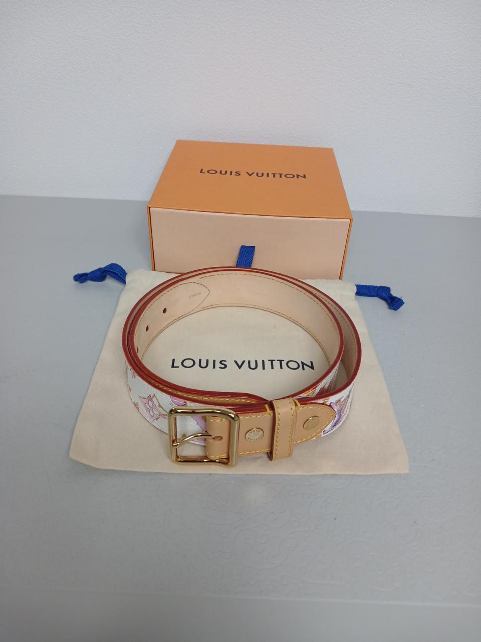 루이비통 정품보증서 감정 완료된 제품 입니다