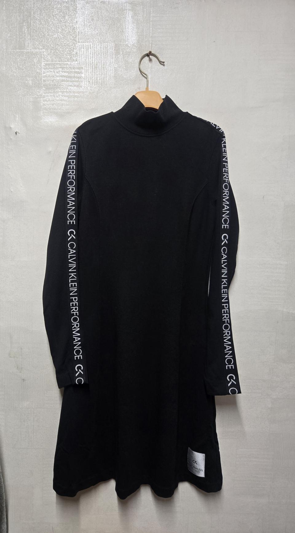 캘빈클라인 퍼포먼스 레터링 블랙 원피스 M