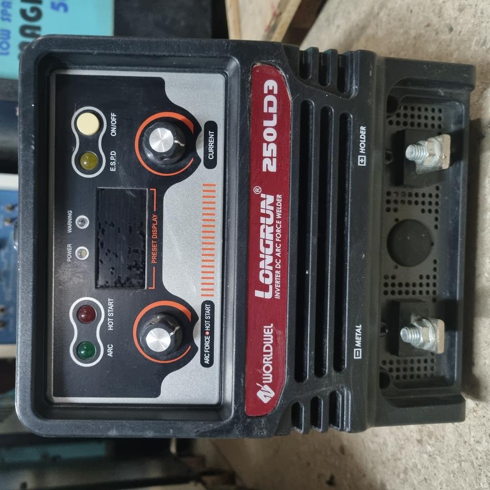 월드웰 아크용접기 250A 28만원