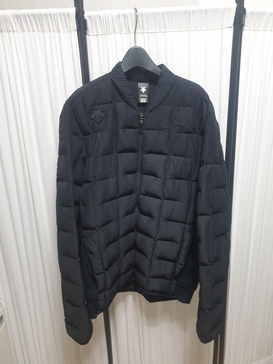 데상트 남성 트레이닝 하이브리드 경량 튜브 덕다운/100