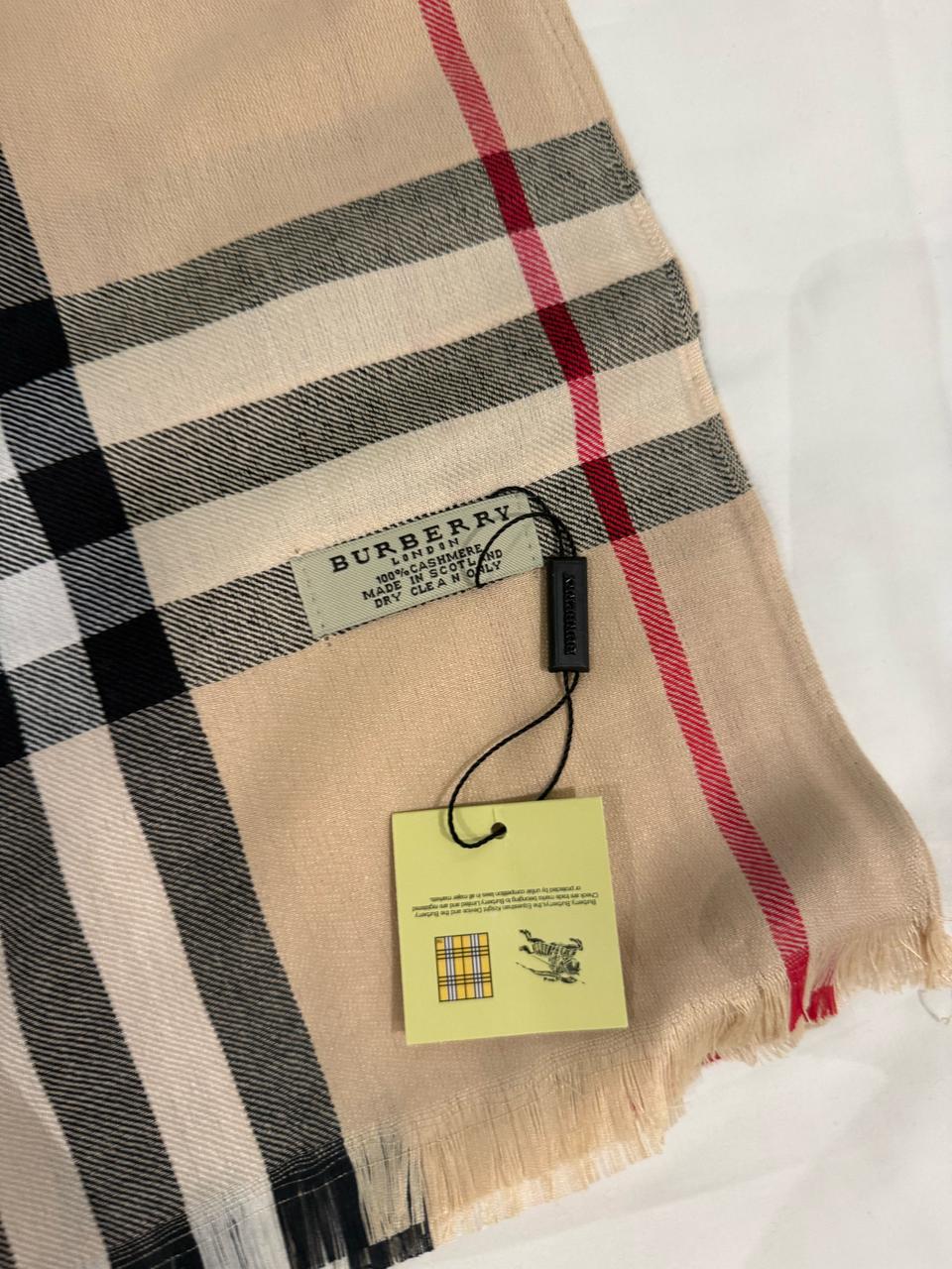 버버리 봄가을 숄 새것