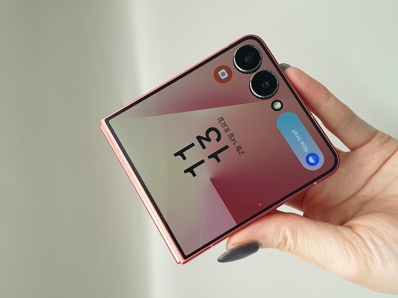 갤럭시 Z플립7 5G 코랄레드 256기가 미사용급 S급 판매합니다