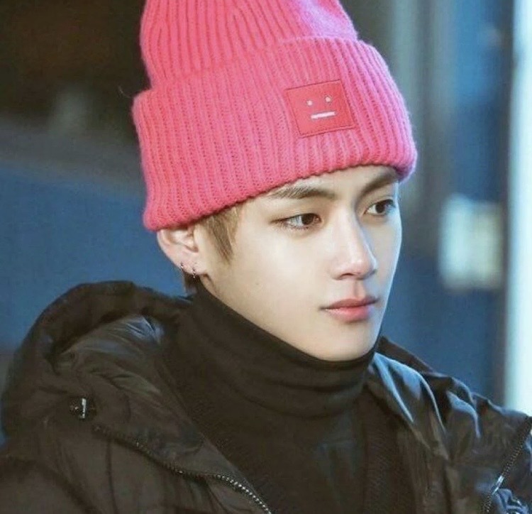 아크네 스튜디오 라지 페이스 비니 버블핑크