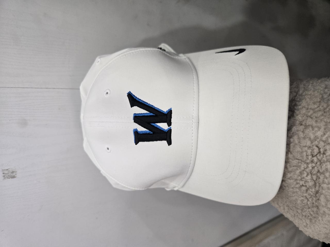 NIKE 나이키 볼캡 모자! 화이트 색상 볼캡!