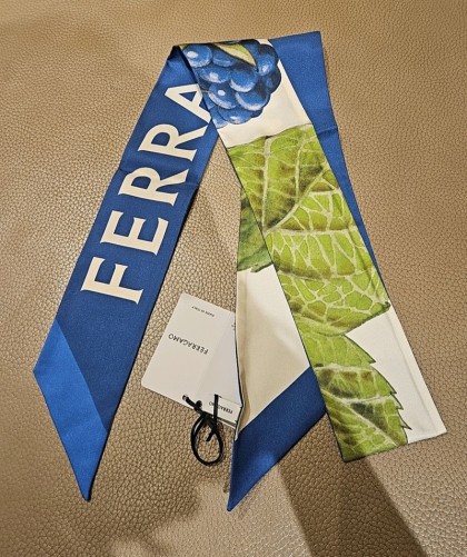 새제품♡페라가모 실크 트윌리 스카프