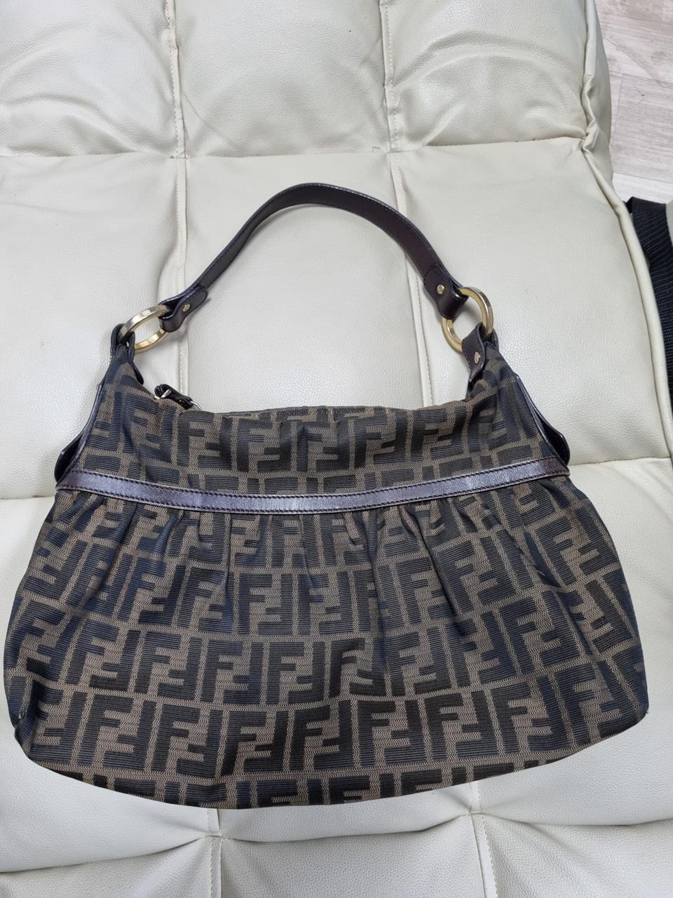 [정품] 펜디 주카 숄더백