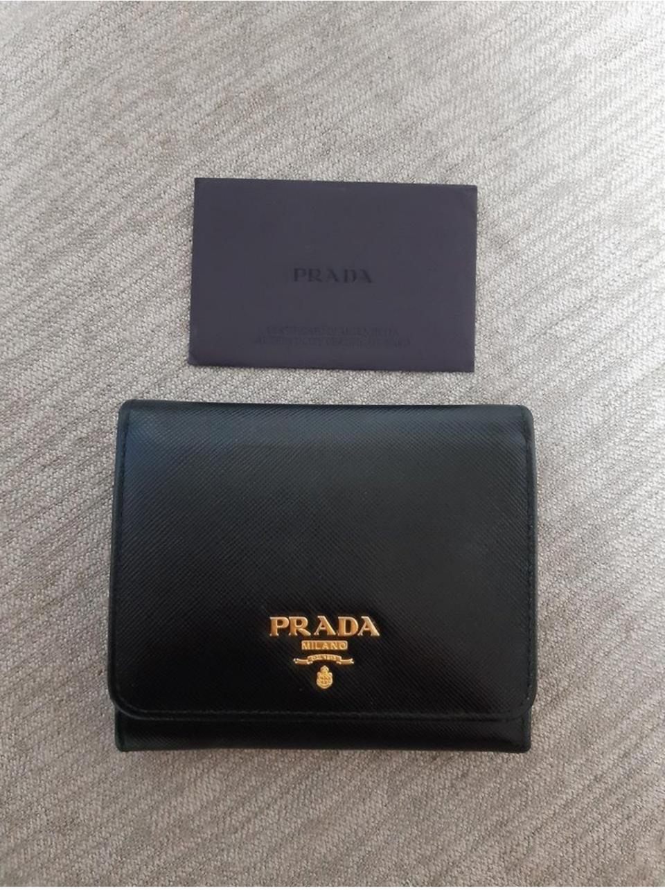 프라다 사피아노메탈 반지갑