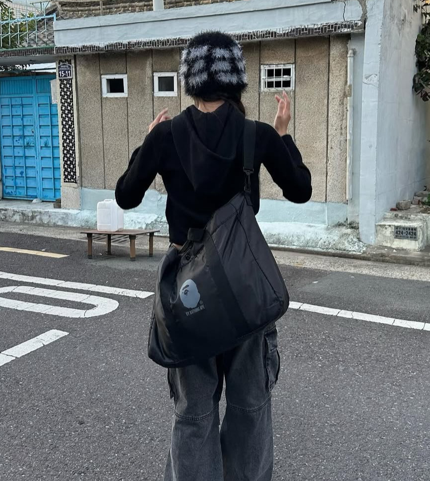 베이프 가방 대용량 숄더백 크로스백 새상품 정품