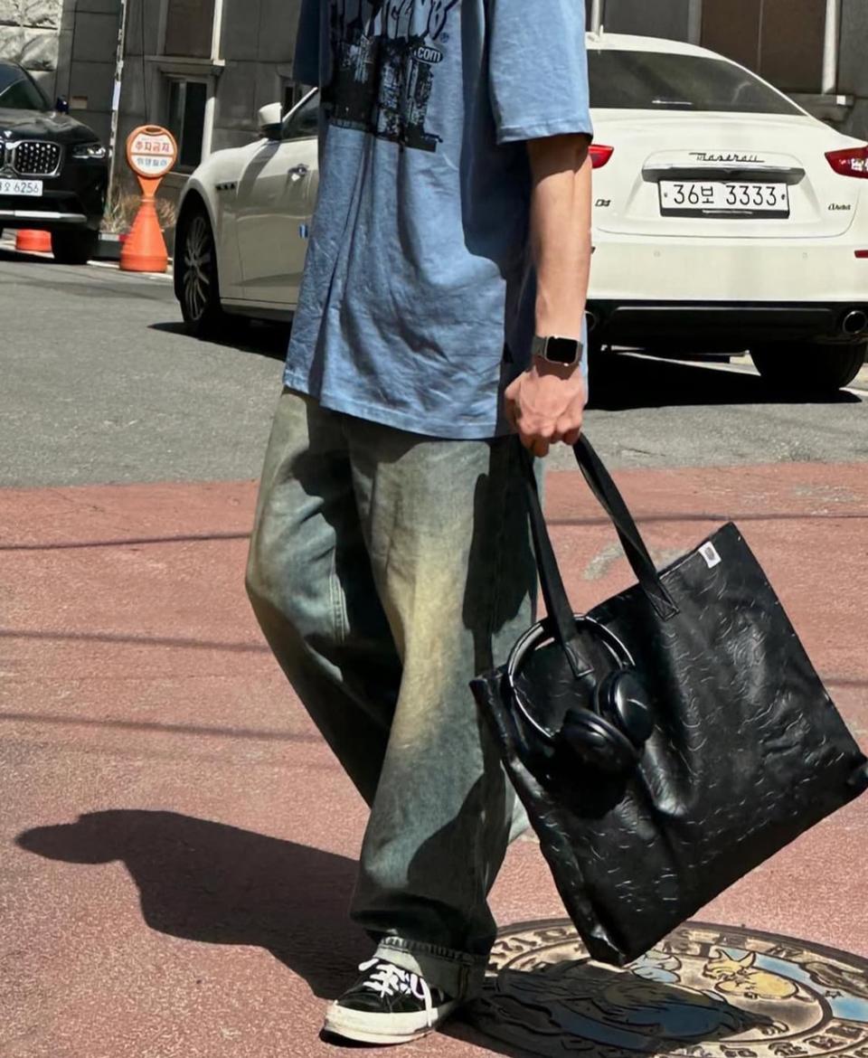 베이프 가방 가죽 숄더백 겸 토트백 새상품 정품