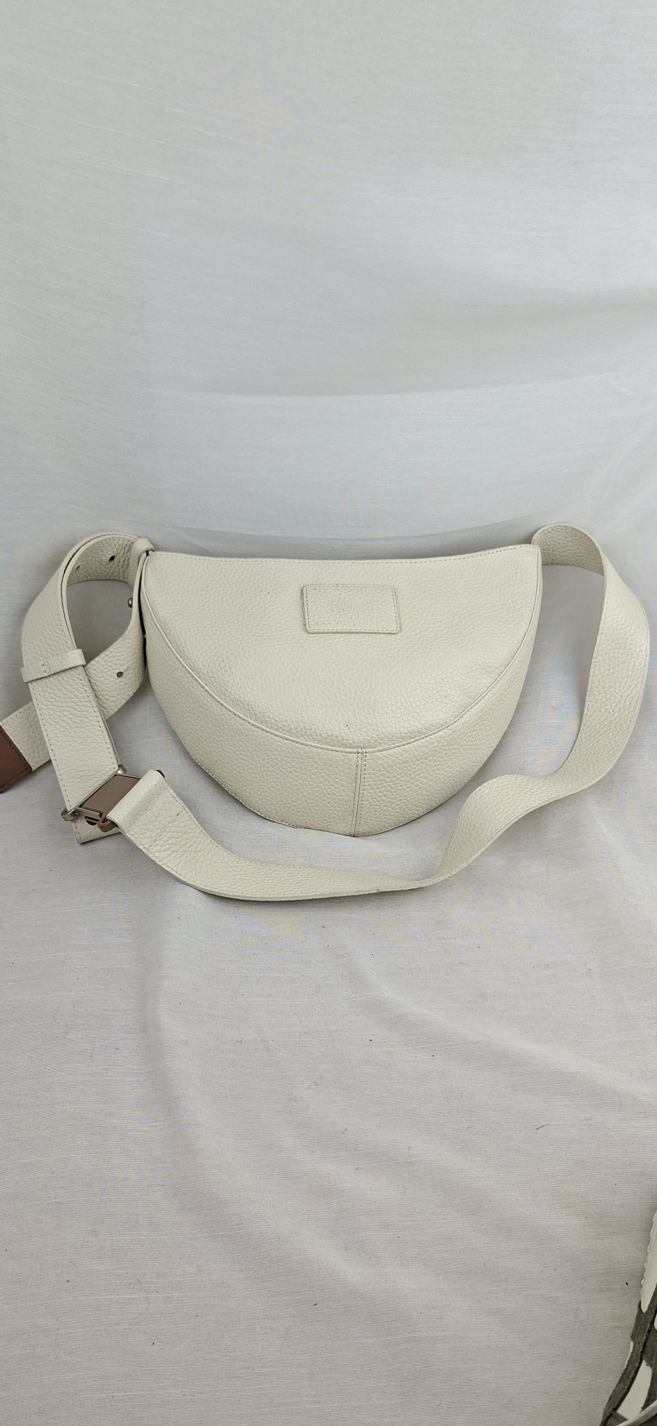 soft Seoul half moon 소가죽 크로스백