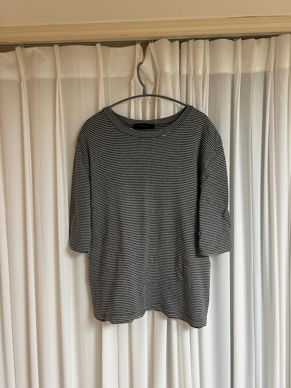 챠콜&화이트 스트라이프 7부티셔츠