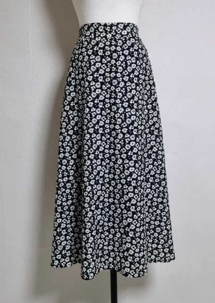 LS68 잔꽃뒷밴딩롱스커트