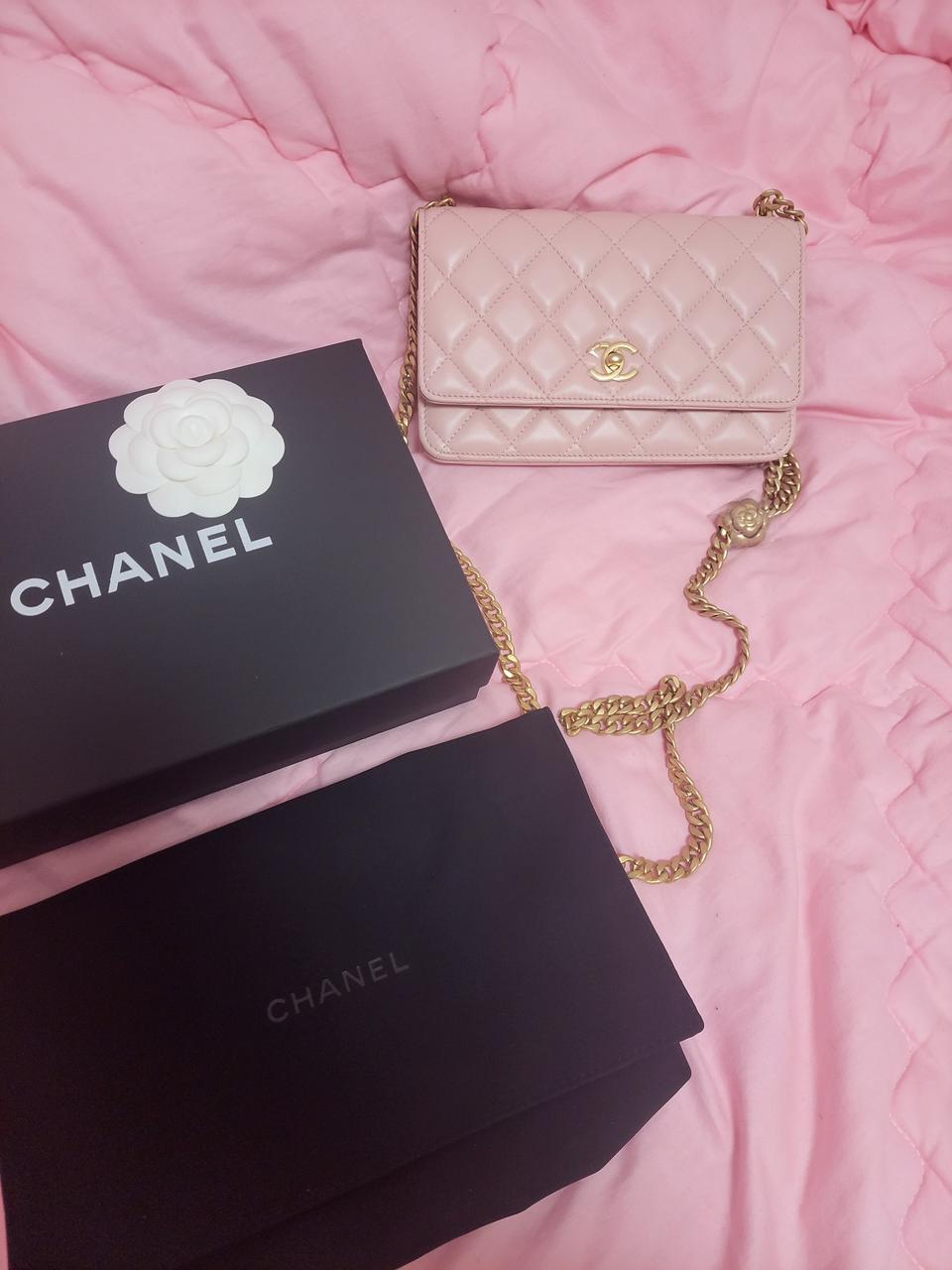 정품)급처미사용새상품!샤넬 핑크 까멜리아 골든볼 WOC크로스숄더백공주가방