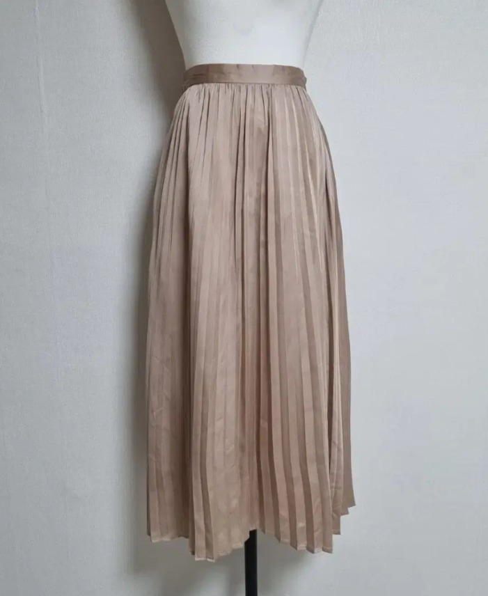 LS74베이지주름롱스커트