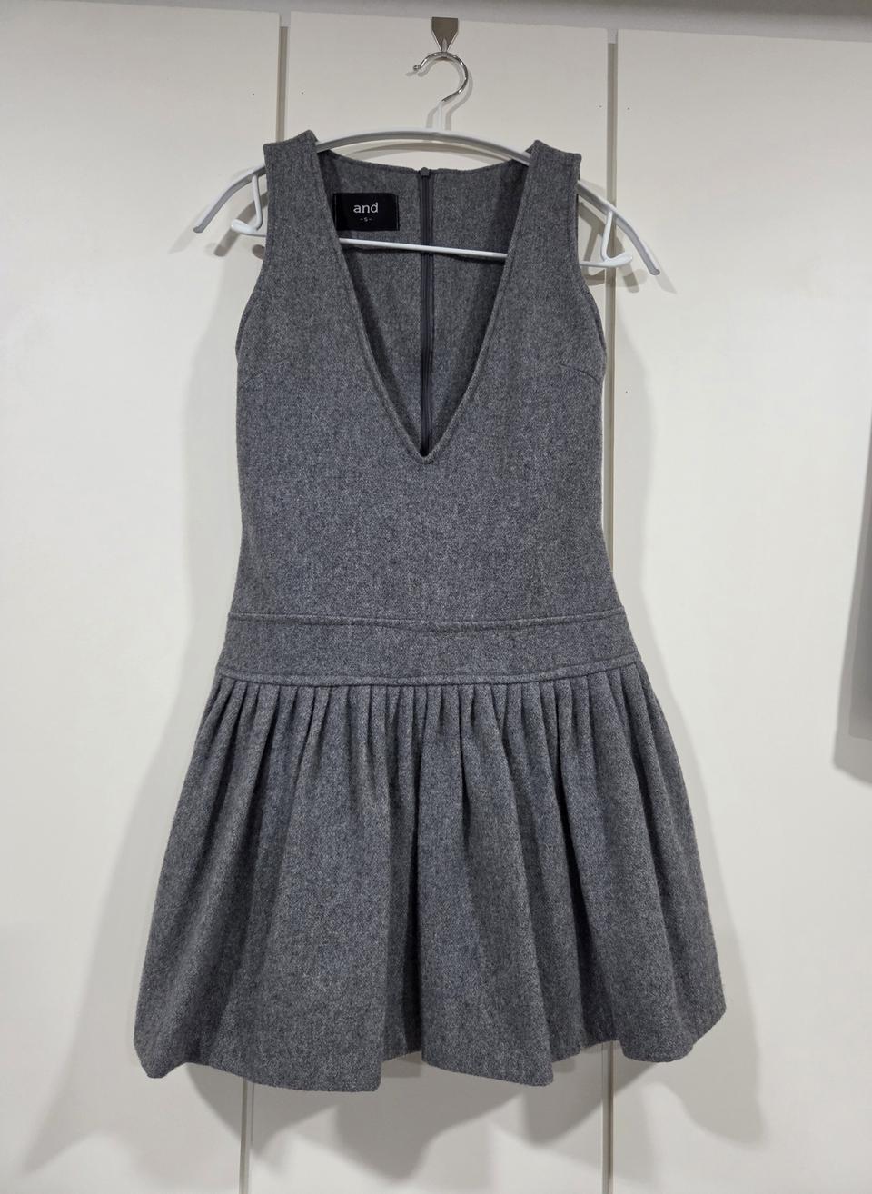 모직 플리츠 원피스