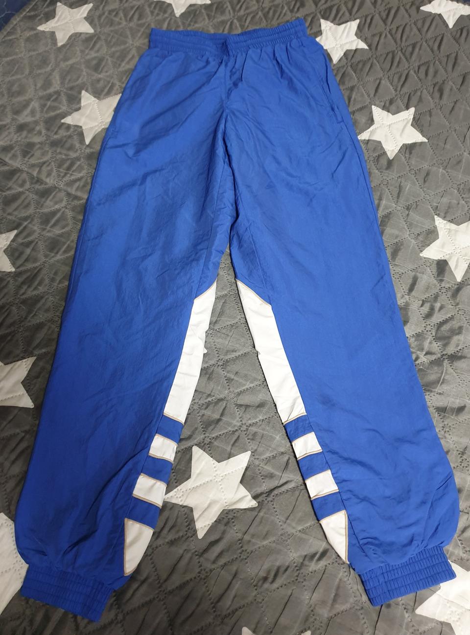 아디다스 파이어버드 빅 트레포일 우븐 트랙 팬츠 블루 (XS)