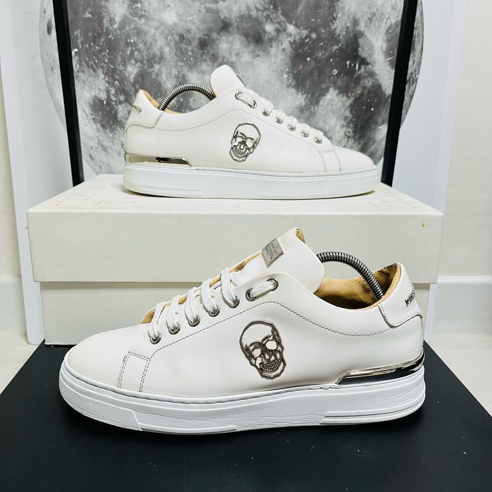 정품 40) 필립플레인 메탈 스컬 로고 스니커즈 255~260