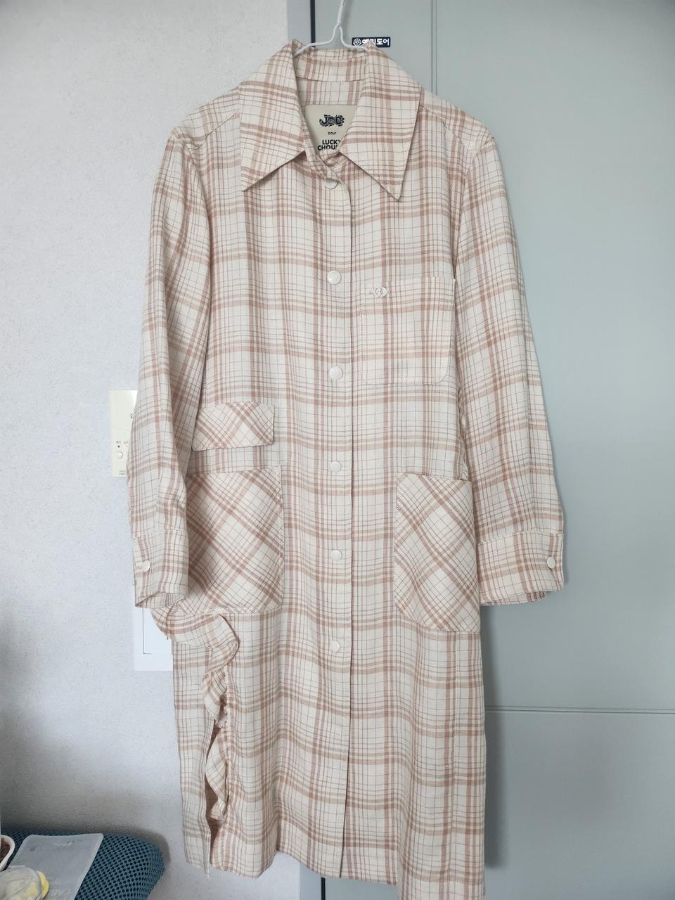 럭키슈에뜨 트렌치 코트